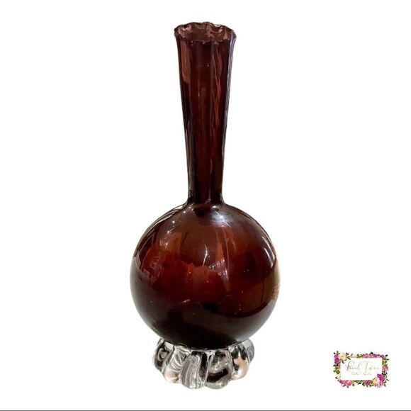 Scandinavia Vase in Amethyst color body and clear glass base - Picture 1 of 16